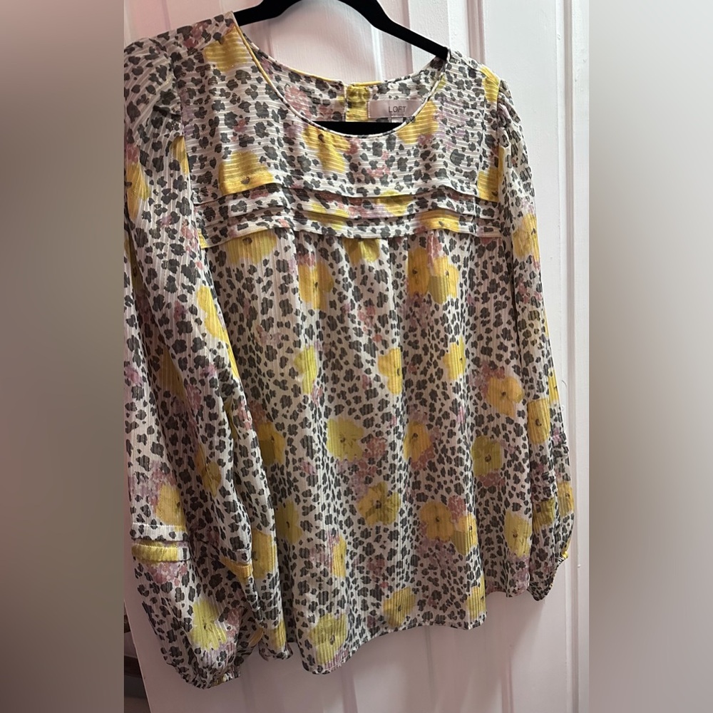 Loft Blouson Sleeve Top